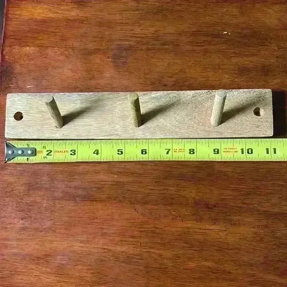 Wooden coat hanger - 3 hooks - Picture 3 of 5